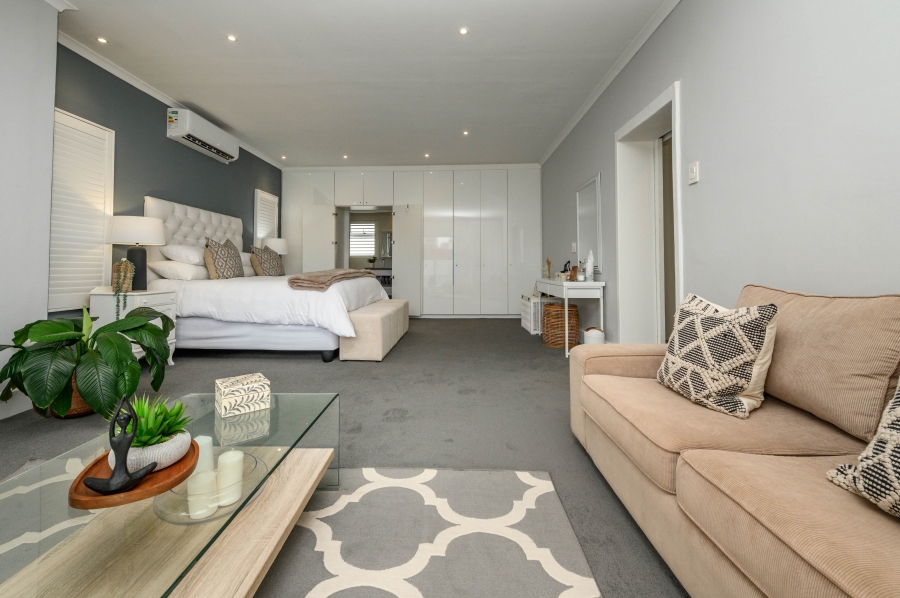 4 Bedroom Property for Sale in Summerstrand Eastern Cape